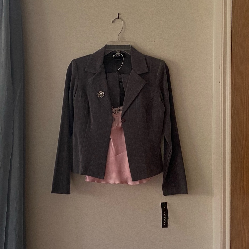 2000s IN San Francisco Gray Pink Pinstripe Suit 7J NWT